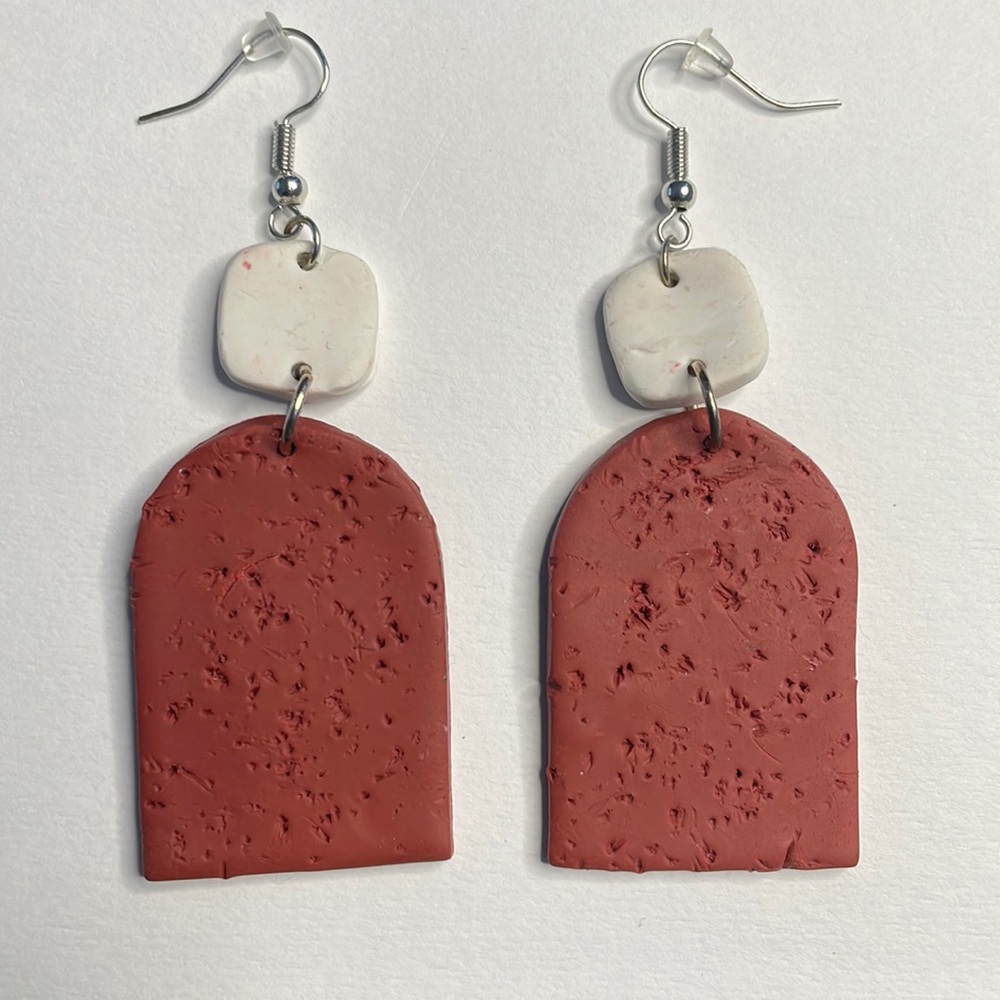 Geometric homemade earrings || White and maroon polymer clay